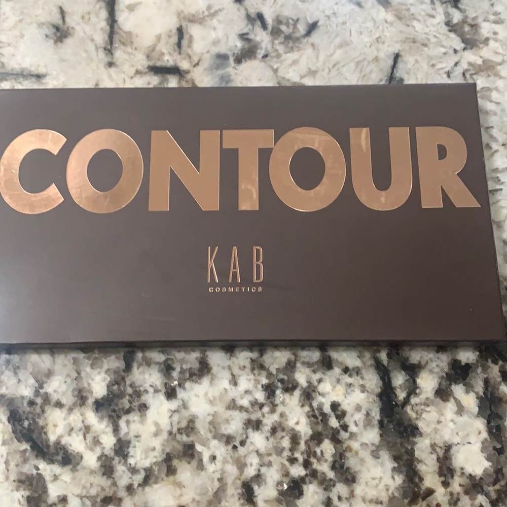 KAB Cosmetics Contour Vol. 1